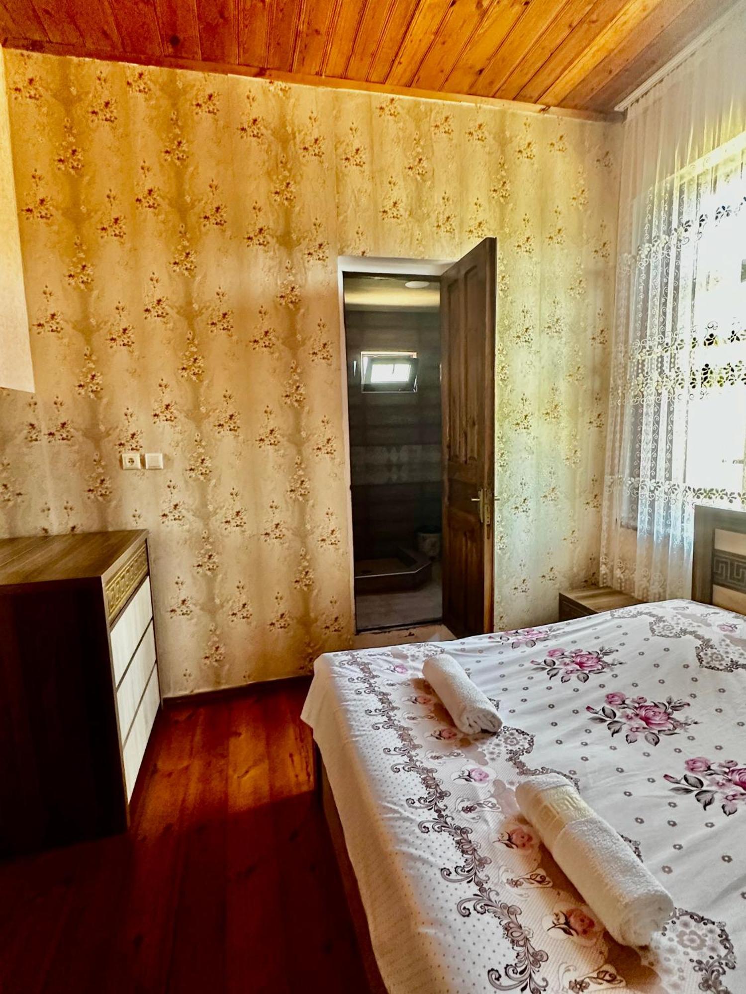Guesthouse Kamelia Martvili Exteriör bild